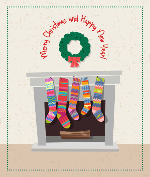 stockillustraties, clipart, cartoons en iconen met leuke kerstkaart met set van kleurrijke kerst kousen opknoping op de open haard. - lange sokken