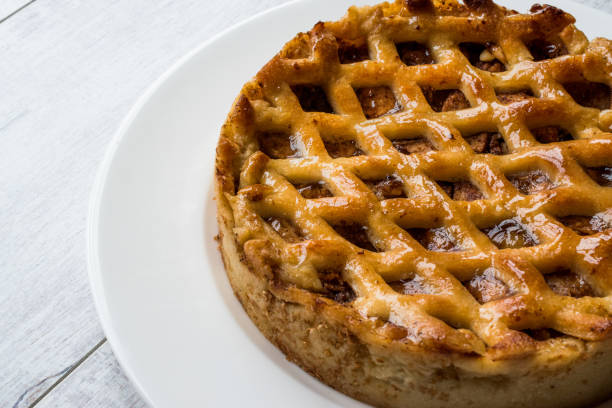istock Homemade Organic Apple Pie Dessert 868038290