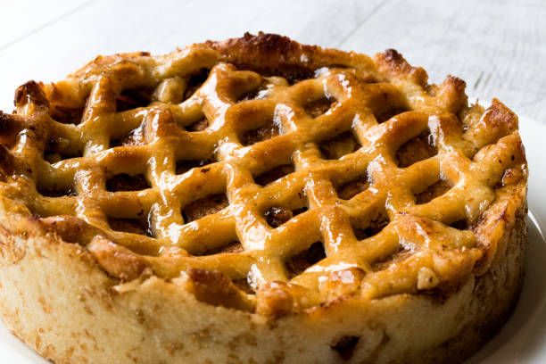 istock Homemade Organic Apple Pie Dessert 868061664