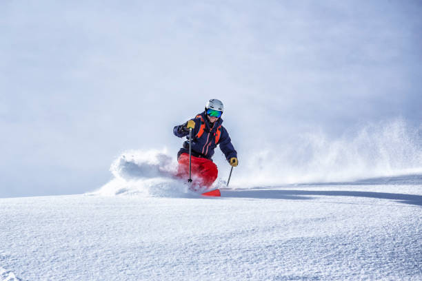 극단적인 공짜 스키 - skiing sports helmet powder snow ski goggles 뉴스 사진 이미지