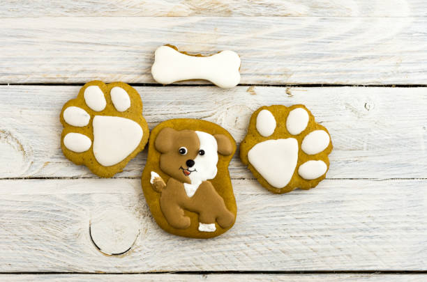 istock Spotted dog and paw prints. Sweet cakes. 868098358
