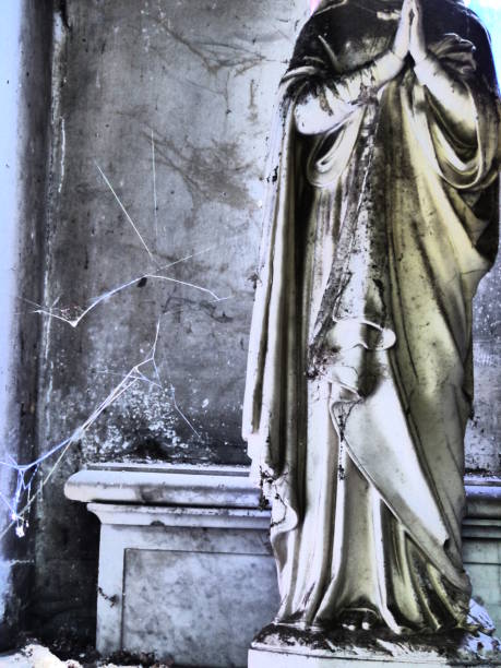istock Pere Lachaise cemetery, Paris 868250054