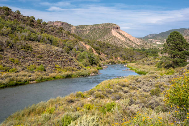 リオ ・ グランデ ・ デル ・ ノルテ国定公園 - rio grande del norte national monument ストックフォトと画像