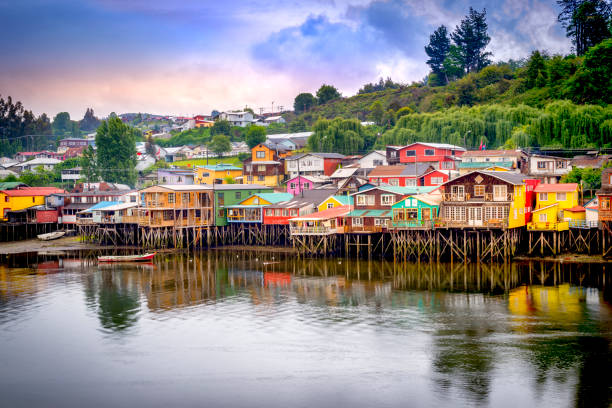 palafitos de castro - chile - fotografias e filmes do acervo