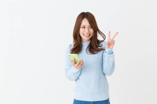 istock woman to see a smart phone 868342618