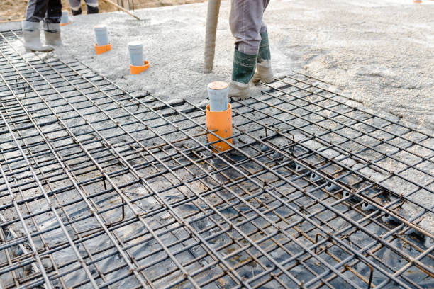 заливка бетонной плиты - contracting construction built structure concrete стоковые фото и изображения