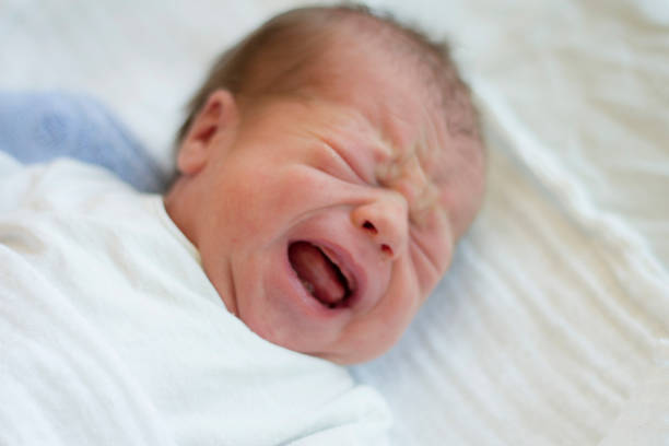 alarme para a mãe - baby boys clothing hospital simplicity - fotografias e filmes do acervo
