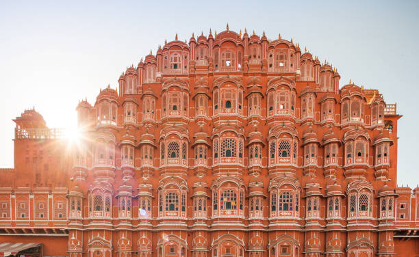 Palace of the Winds against sun, Jaipur, India Hawa Mahal (Palace of the Winds) Jaipur, India hawa mahal photos stock pictures, royalty-free photos & images