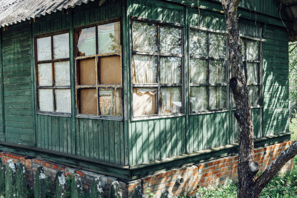 istock Small old abandoned wooden house 868618234