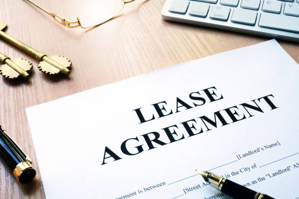 istock Rental lease agreement form on an office desk. 868677116
