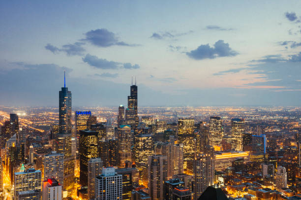 istock Chicago Twilight View of Willis Tower and Downtown Buildings 868694128