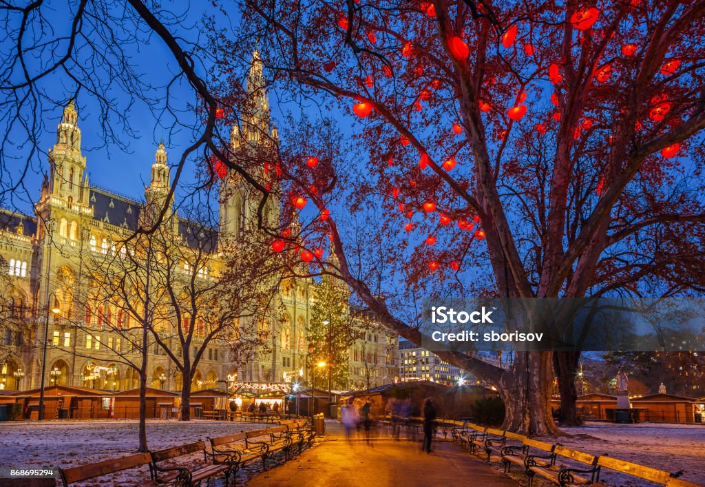 Wiener Rathaus in der Weihnachtszeit - Lizenzfrei Wien - Österreich Stock-Foto