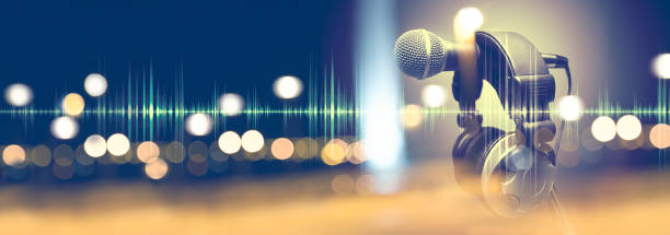 音楽の背景  - music microphone singer stage ストックフォトと画像