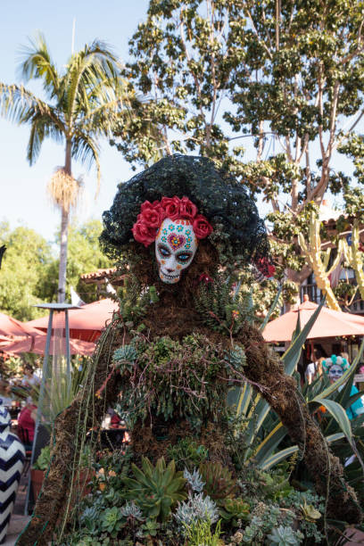 istock Flower and skeleton alter at Dia de los Muertos 868761416