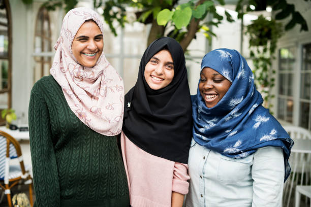 A group of young Muslim women A group of young Muslim women pakistani ethnicity stock pictures, royalty-free photos & images