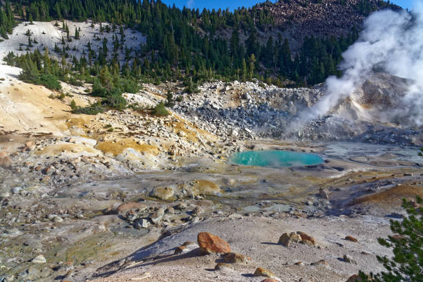 бампусс ад в вулканическом национальном парке лассен - lassen volcanic national park стоковые фото и изображения