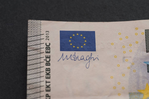 istock Five Euro, detail view. 868815690