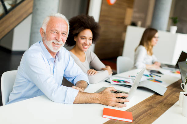 istock Businesspeople working in team 868891520