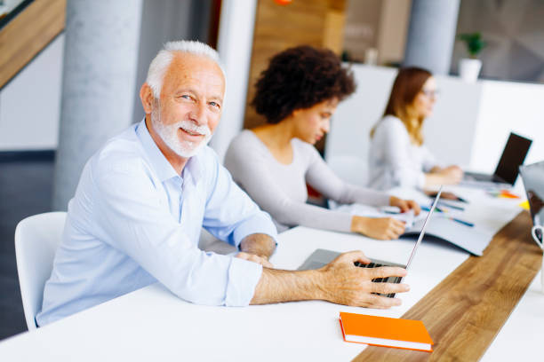 istock Businesspeople working in team 868891522