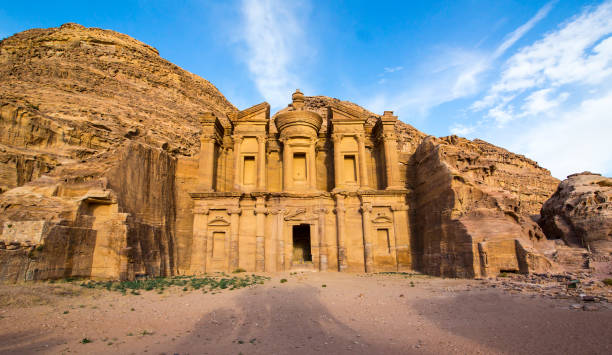 istock Ancient abandoned rock city of Petra 868904160