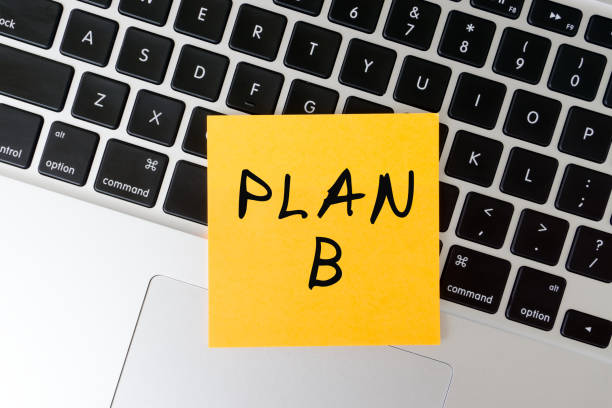 plan b text on sticky note - beginnings letter b planning letter a imagens e fotografias de stock