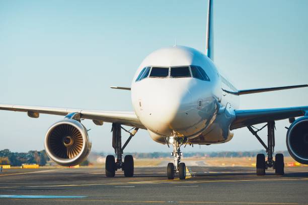 istock Traffic at the airport 868924288