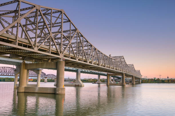 istock Iron vintage bridge in Louisville 868970938