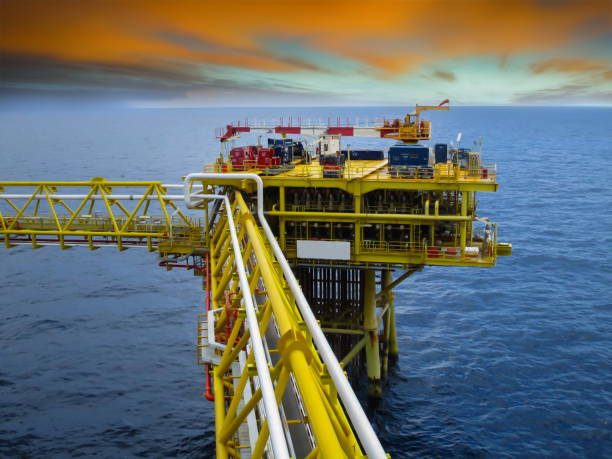 istock Oil and gas, rig, platform, offshore 868988192
