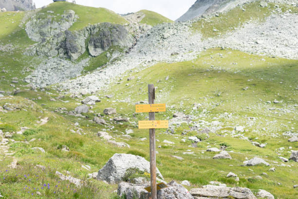 istock Yellow sign on the road 869012120