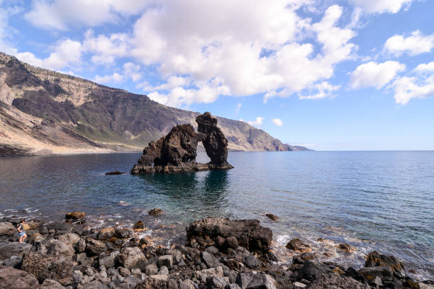 roque de bonanza beach in el hierro - alb imagens e fotografias de stock