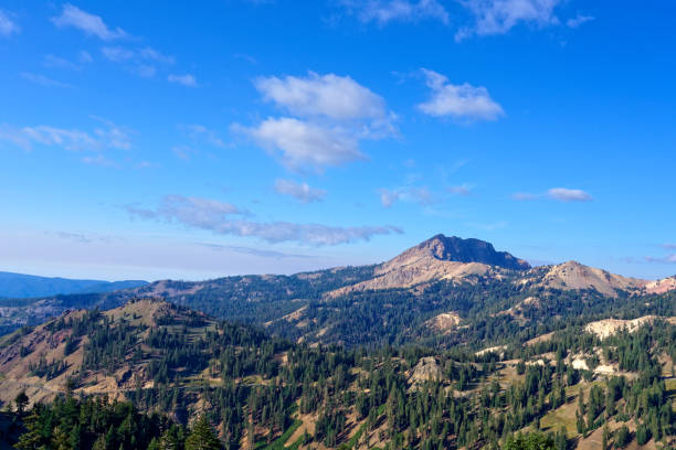 diamond peak, california - mt lassen imagens e fotografias de stock