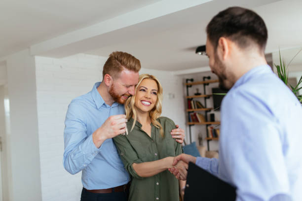 istock Nice to finally meet you! 869080578