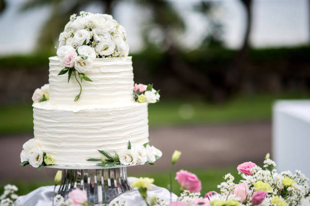 wedding cake. Beautiful wedding cake, close up of cake and blur background, selective focus. wedding cake stock pictures, royalty-free photos & images