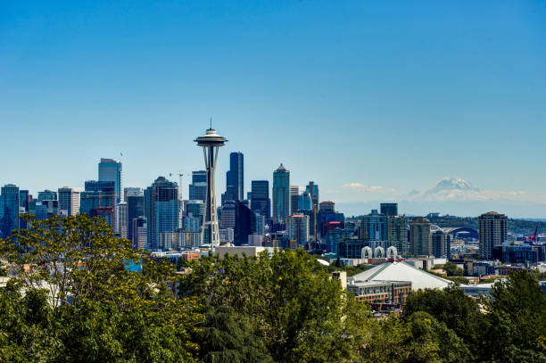 istock Panorama View towards Space Needle with Mount Rainier in Backgro 869211182