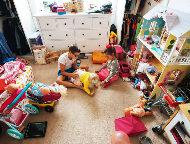 istock British family with three children 869246588