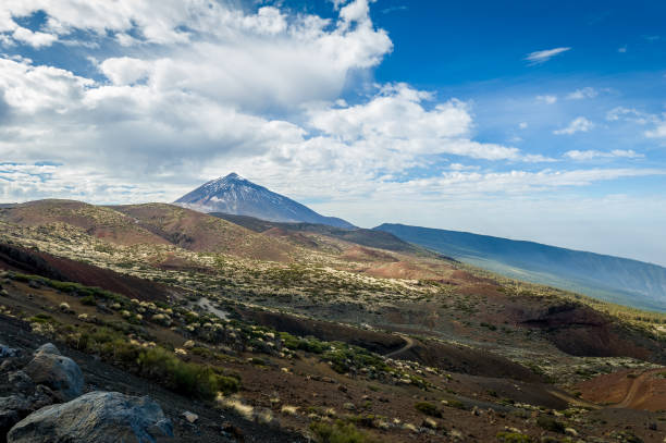 istock Atones and lava desert fields of Pico del Teide 869270276