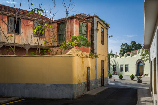 istock La Orotava historical center old house 869270896
