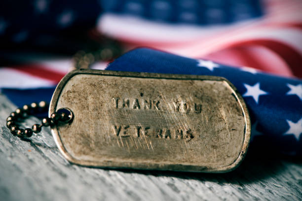 text thank you veterans in a dog tag - army usa text metal imagens e fotografias de stock