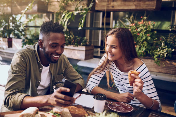 istock I found a easier way to pay our bill 869301508