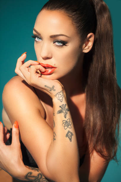 istock Beautiful Woman 869371226