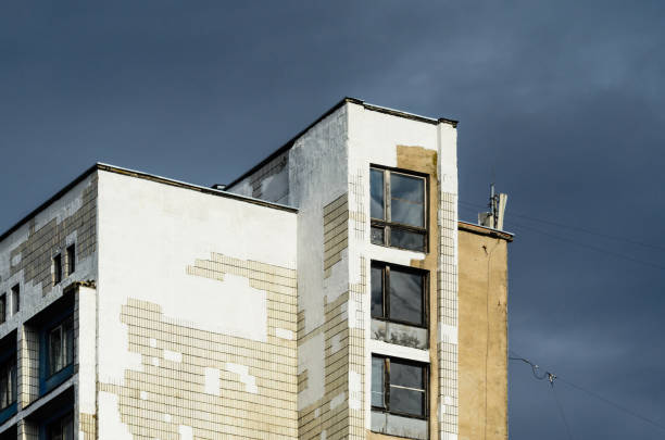 istock Facade of an old high-rise building. 869401004
