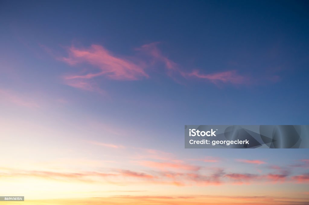 Horizon du coucher du soleil d’or et rose - Photo de Ciel libre de droits