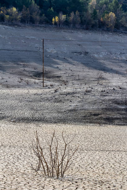 istock artificial lake Bimont emptied due to work on the hydro dam 869437150