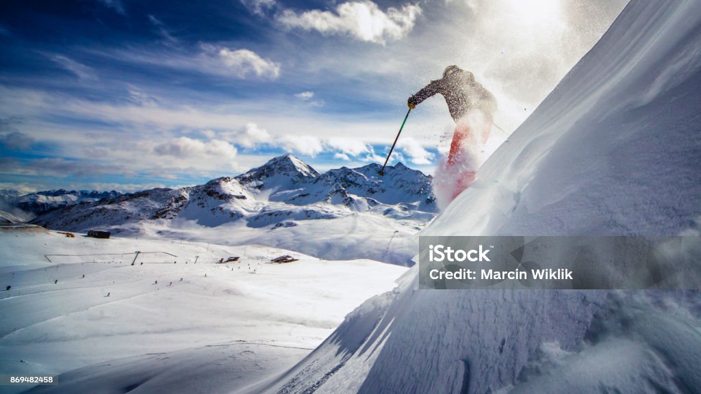 Extreme Skifahrer im Pulverschnee - Lizenzfrei Skifahren Stock-Foto