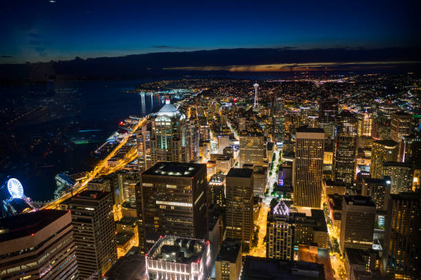 istock Long Exposure Night view from Sky View Observatory over Seattle 869485776