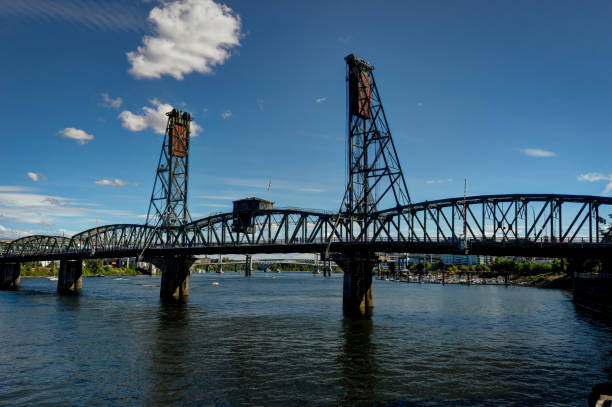 istock Hawthorne Bridge and Reflection over Willamette River in Portlan 869488766