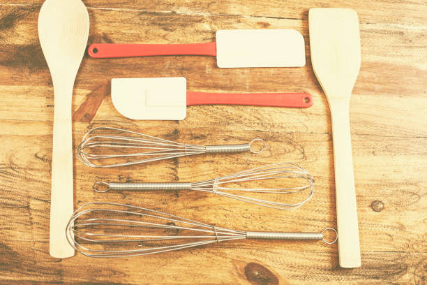 istock Cooking utensils arranged in knolling organization. 869489326