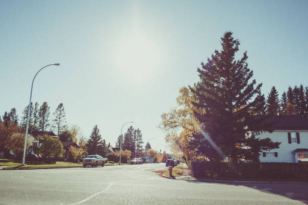 istock Autumn neighbourhood 869506168