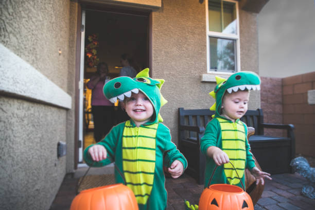 istock Halloween - trick or treat 869581234