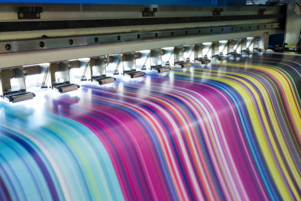 large inkjet printer working multicolor on vinyl banner - man made material fotos imagens e fotografias de stock